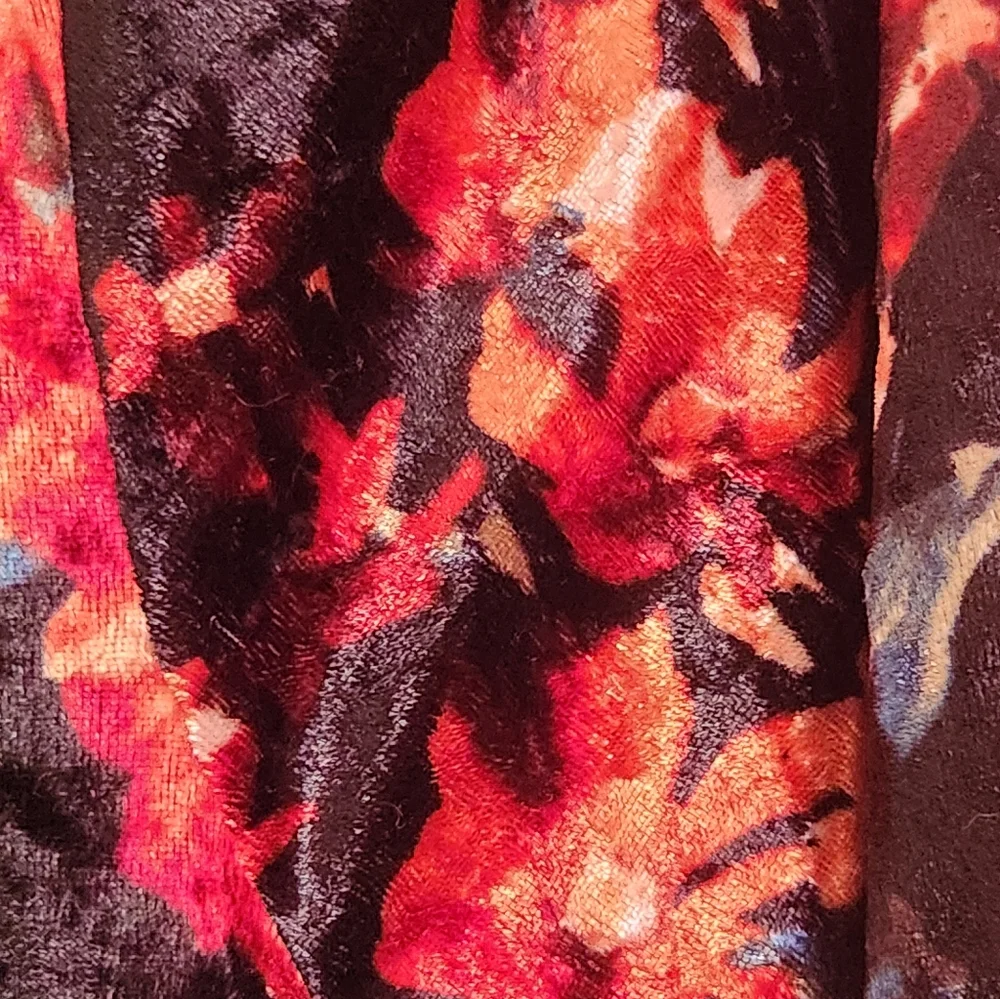 Floral Midi Dress - Black and Red - Picture 8 of 10